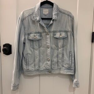 American Eagle Outfitters Light Wash Jean Jacket Size L